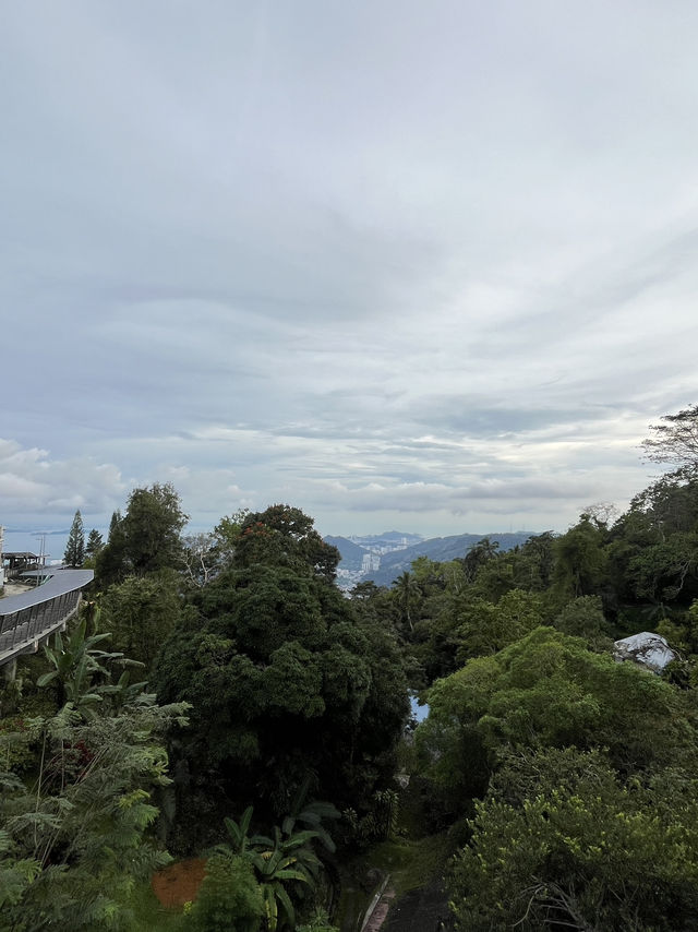 🚞 Penang Hill Funicular Ride — A Journey Through the Clouds ☁️🌿