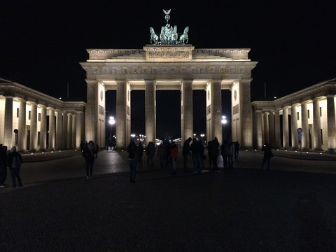 Brandenburger Tor／ブランデンブルク門｜ベルリン“ドイツ統一の象徴を