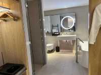 Amari Kuala Lumpur Club Suite Review | Spacious Luxury, Amazing Buffet & Warm Birthday Surprise! 