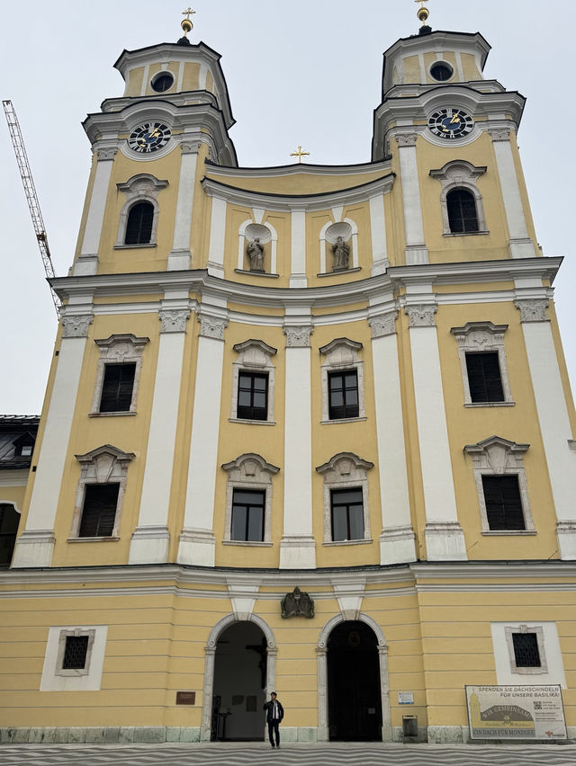 음악처럼 아름다운 결혼식의 무대가 된 성당 음악처럼 아름다운 결혼식의 무대가 된 성당