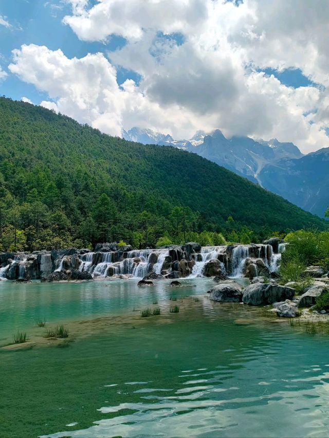 Soaking in the Dreamy Scenery of Blue Moon Valley Soaking in the Dreamy Scenery of Blue Moon Valley