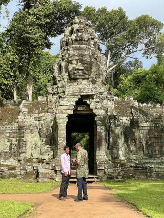 A journey into Cambodia’s ancient history and culture👫😎👍😍