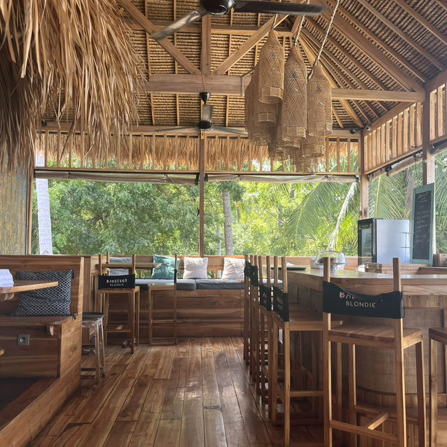 길리 힐링 카페 Coffee & Thyme Gili Trawangan