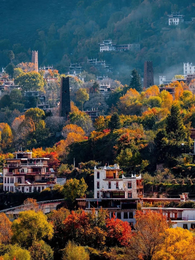 🍂 Autumn in Western Sichuan – Where Nature Meets Tibetan Spirit 🍂