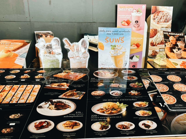 Pino Latte Hotel & Café