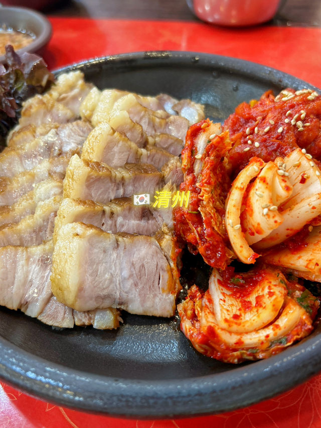 🇰🇷韓國✈️ 高CP值午間特餐菜包肉항아리보쌈