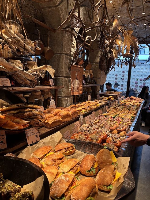 Apoli Itabakery — A Magical Little Bakery in Shanghai