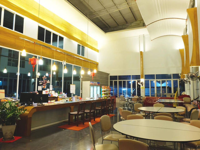 โรงแรมริเวอร์ไซด์ (Riverside Hotel) โรงแรมริเวอร์ไซด์ (Riverside Hotel)