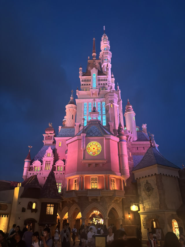 🏟️夢幻城堡的縈繞幻想 🏰✨ 香港迪士尼樂園 🏟️夢幻城堡的縈繞幻想 🏰✨ 香港迪士尼樂園