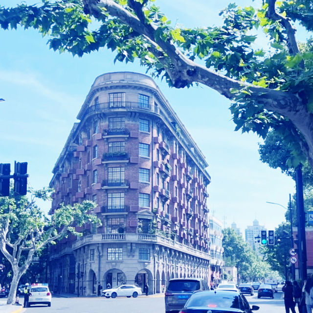 📸上海武康大樓｜走進復古電影場景的高級街拍之旅！✨