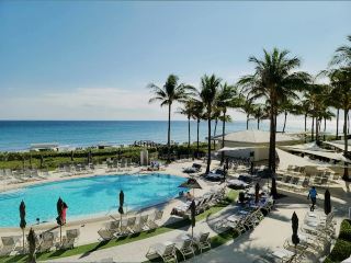 Boca’s Oceanfront Ritual