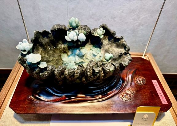 宝翠宮翡翠博物館｜エメラルドグリーンの美しき世界 | Trip.com 中国