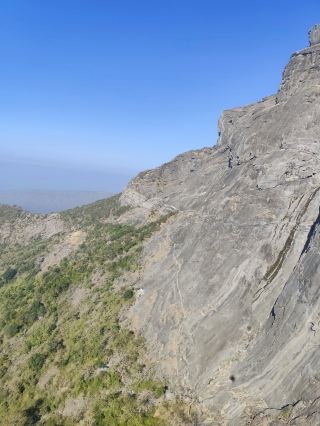 吉爾納爾丘陵：探索古吉拉特邦的神聖山岳氛圍 