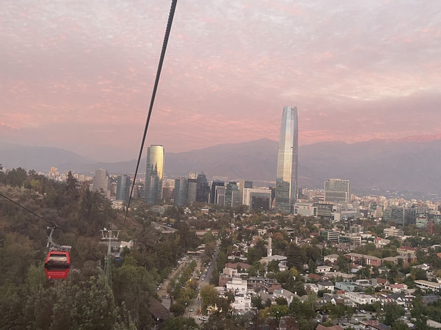 サンティアゴの過ごし方。A Day in Santiago: Cable Car Views & Barrio Italia Charms