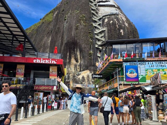 從麥德林自助前往瓜達佩岩和瓜塔佩彩色小鎮攻略