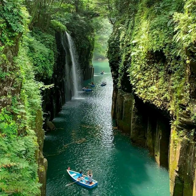 📍 Takachiho Gorge, Japan 🇯🇵