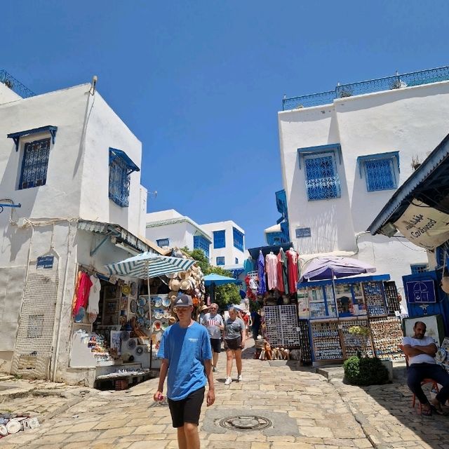 Discover Sidi Bou Said! 🌟🇹🇳