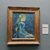 London’s Heartbeat: Trafalgar Square and Artful Escapes