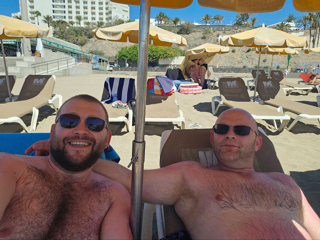 Good vibes and tan lines.