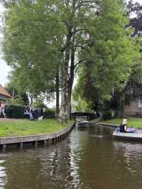  【オランダ、ヒートホールン（Giethoorn）】オランダのヴェネツィアでボートツアーと散歩