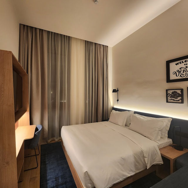 A perfect blend of comfort and convenience — made our Venice trip truly memorable!