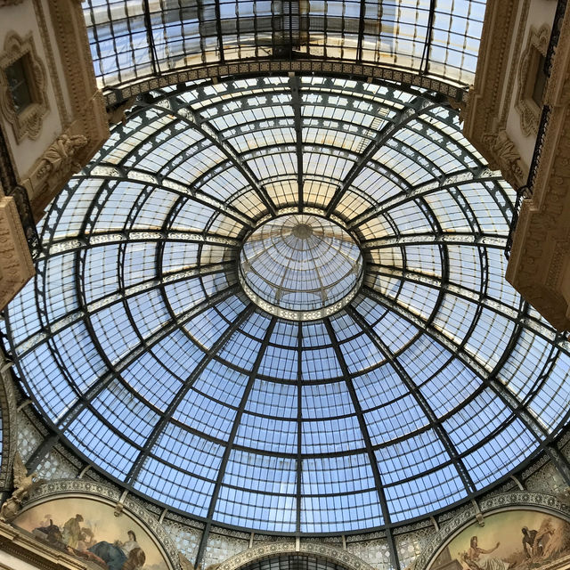 Milan🇮🇹Fashion, Art, and Italian Flair