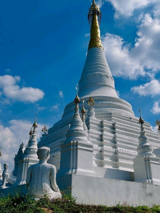 Wat Phra Bat Huai Tom — Sacred Hmong Temple in Lampang