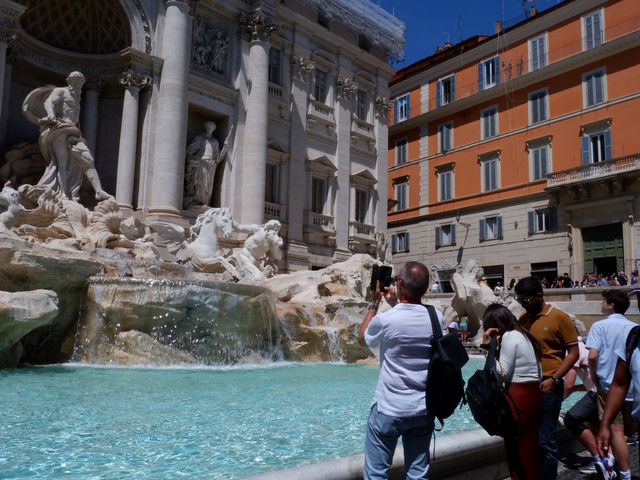 รีวิว Fontana di Trevi (น้ำพุเทพี)