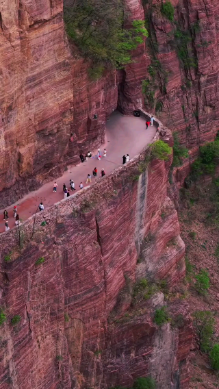 ⛰️ Where Cliffs Touch the Sky – Taihang Mountain, Henan