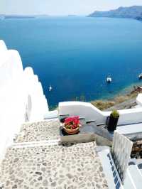 🌅 Where Sunsets Kiss the White Walls – Oia, Santorini, Greece