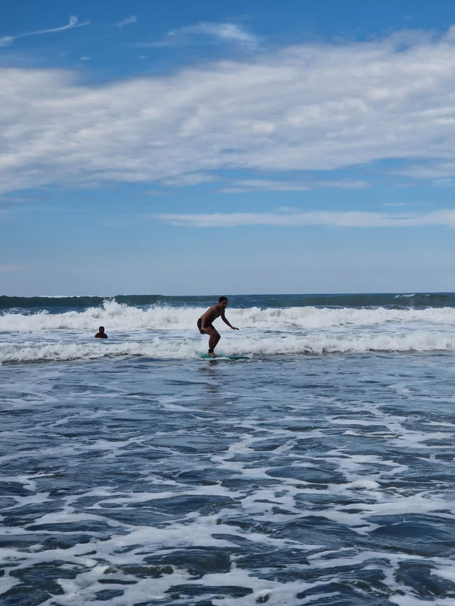 🌊🏄‍♂️ Ride, Refresh, Repeat — The Ultimate La Union Escape! 💦🌴  
