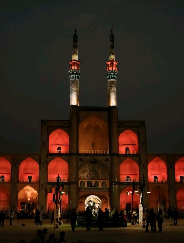 ✨Yazd: Persia’s Desert City of Windcatchers & Timeless Charm 🏜️🌅 ✨Yazd: Persia’s Desert City of Windcatchers & Timeless Charm 🏜️🌅