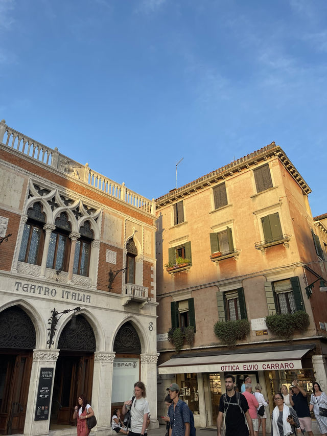 🌊 Venice – The Floating City of Dreams 🛶✨