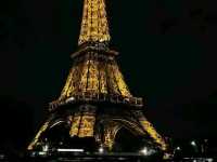 🎃 Spooky Nights Under the Iron Lady: Halloween at the Eiffel Tower 2025! 🗼👻
