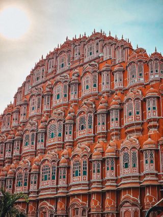Jaipur’s Pink City – Colors, Culture, and Charm