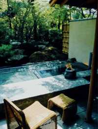 Japanese Hakone hot spring hotel | Gora Kadan in Kyorogafu