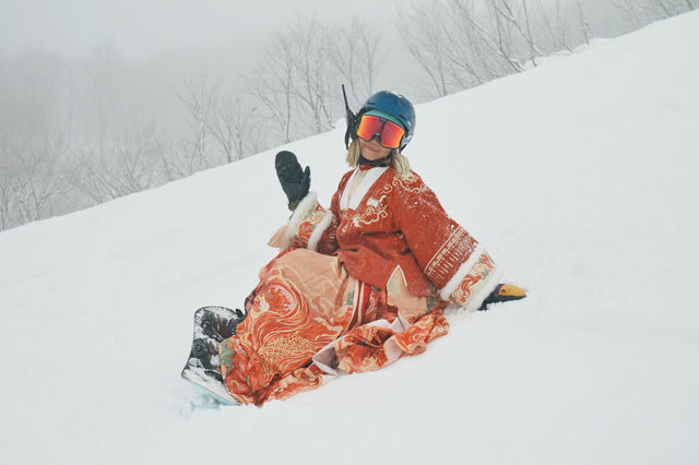穿著漢服去滑雪，打卡東京周邊人氣很旺的雪場