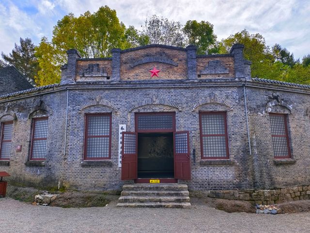 智取威虎山是部人氣很高的電影，然而取景地威虎山影視城並沒有跟這變成網紅景點