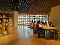 上海書店 | 光的空間新華書店