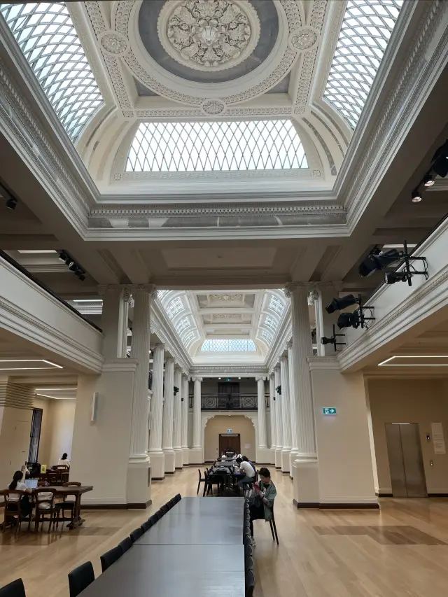 The Route 35 tram in downtown Melbourne