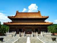 清東陵位於河北省唐山市，國家5A級旅遊景區，中國現存規模最宏大、體系最完整、布局最得體的帝王陵墓建築群，世界文化遺產之一
