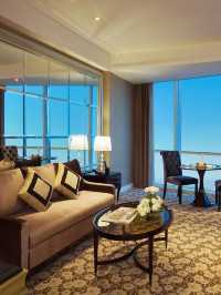 🌇 Surabaya's Sunset Sojourn: Ciputra World Hotel Highlights 🏨