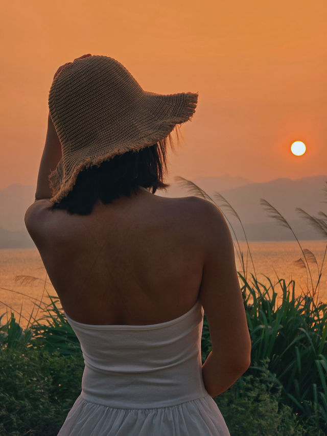 打卡絕美夕陽日落。 打卡絕美夕陽日落。
