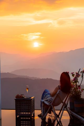 It's a 1.5-hour drive from Guilin Airport. I chased the sunset here around the Longji Terraces. 