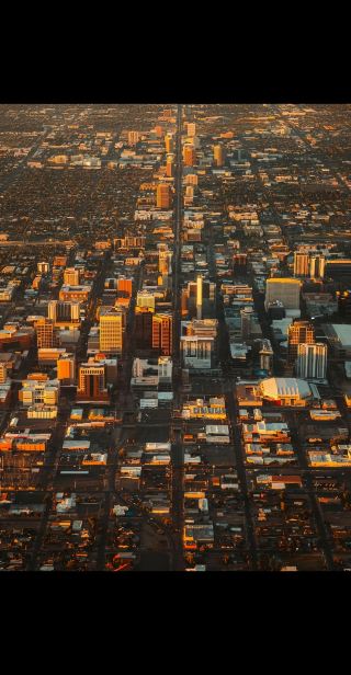 Phoenix: A Shining City in the Scorching Desert