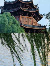 夜遊夢湖，璀璨燈光點亮你的視覺盛宴。