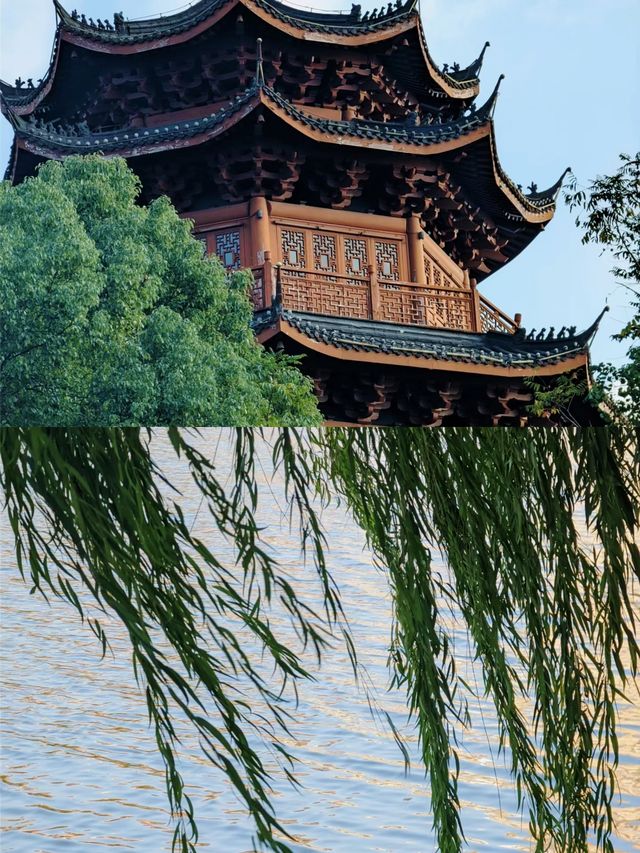 夜遊夢湖，璀璨燈光點亮你的視覺盛宴。