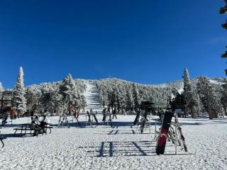 Lake Tahoe skiing at Heavenly offers stunning views