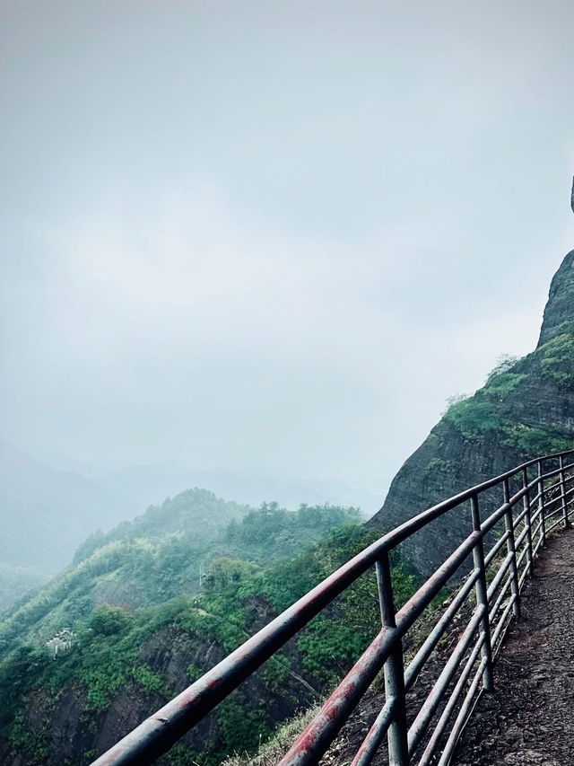 一線天震撼奇山怪石