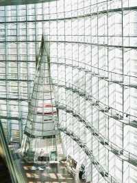 藝術的無聲交響：國立新美術館之旅